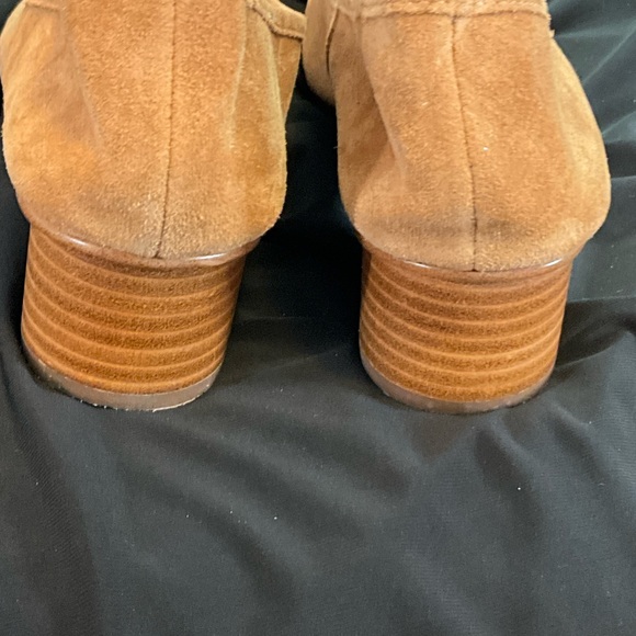 Soludos Tan Suede Women's Heels - Picture 4 of 4